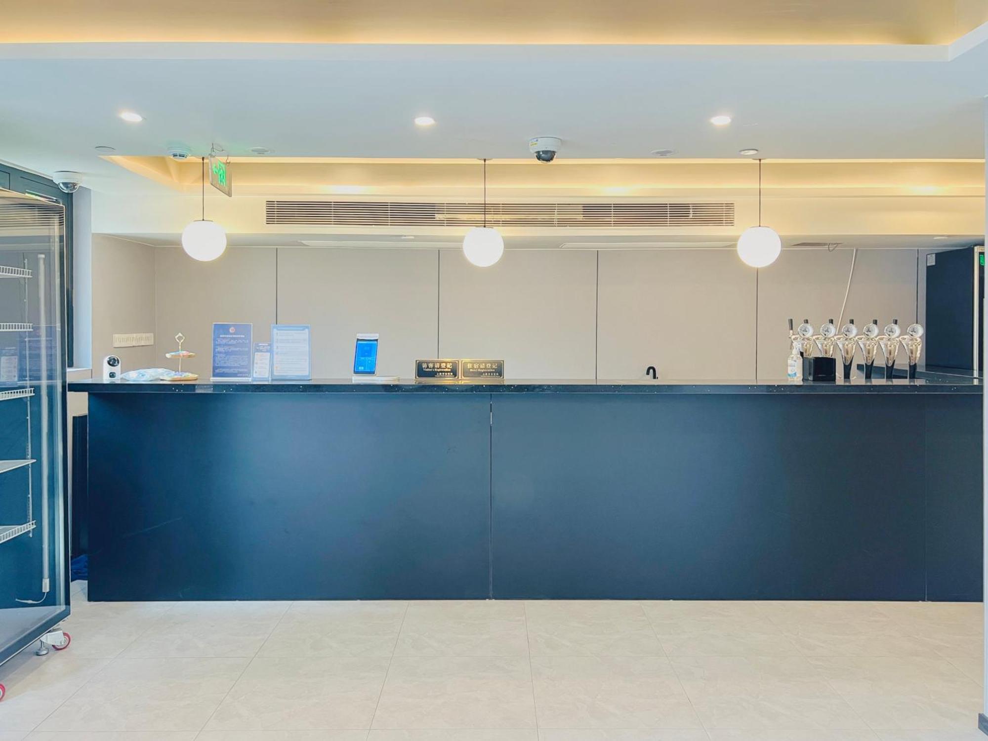Dayin International Youth Hostel -Near People'S Square & Old Town -Social Area -Bar -Cafe -Gym -Free Laundry Luggage Storage -24H Front Desk -English Service Şanghay Dış mekan fotoğraf